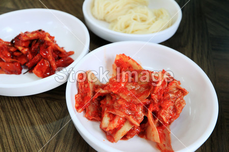 Kimchi cabbage chili radish - korean food图片素