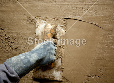 用水泥砂浆抹灰的手套手抹平图片素材(图片编