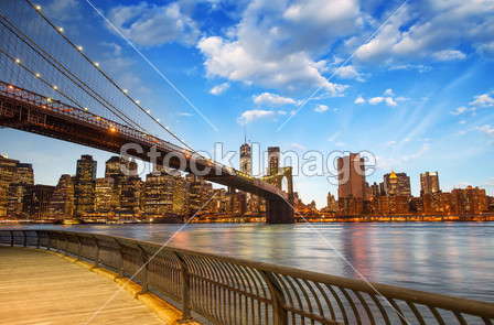 在纽约市的布鲁克林大桥图片素材(图片编号:5