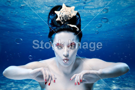 根据水的一颗珍珠美人鱼图片素材(图片编号:5