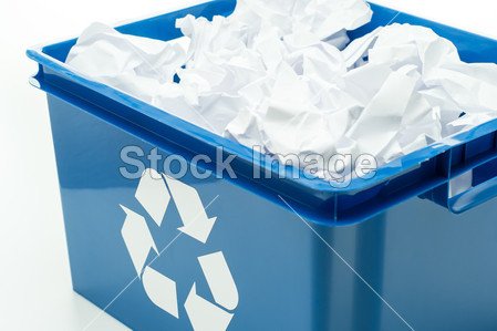 蓝色回收 bin 框与废纸图片素材(图片编号:502
