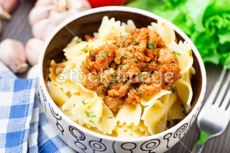 Pasta Bolognese in a bowl图片素材(图片编号: