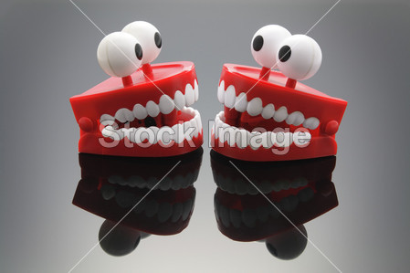 抖动的牙齿玩具图片素材(图片编号:50258861
