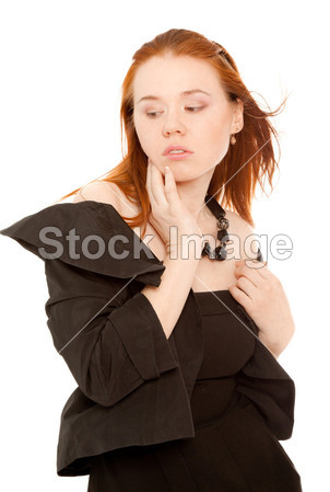 黑色礼服站在白色孤立的美丽女人图片素材(图