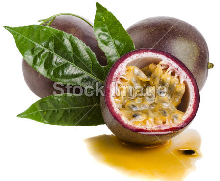 在白色背景上的百香果图片素材(图片编号:503