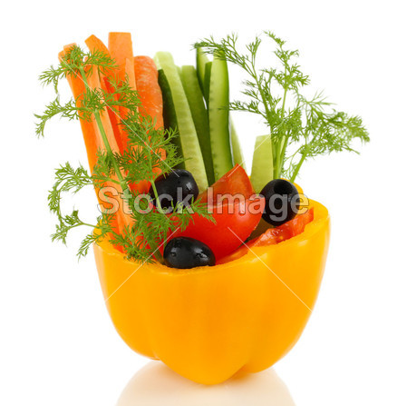 什锦生蔬菜棍子在辣椒碗上白色隔离图片素材(