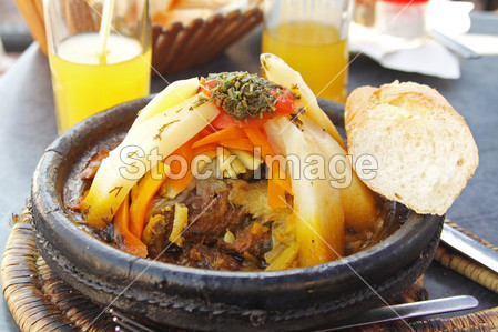 摩洛哥国家菜-tajine 蔬菜与见面图片素材(图片