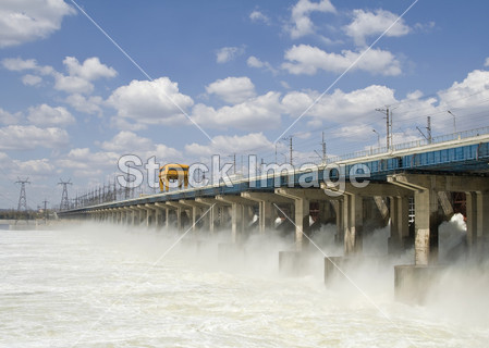 水在水力发电站在河上的重置图片素材(图片编