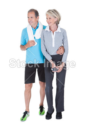 快乐成熟夫妇在健身服饰(图片编号50462224)