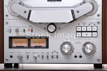 模拟立体声打开卷轴磁带卡座录音机图片素材(