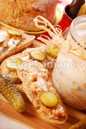 面包与猪油和小黄瓜图片素材(图片编号:50464