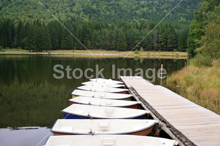 小船在圣安娜火山湖,罗马尼亚(图片编号50528