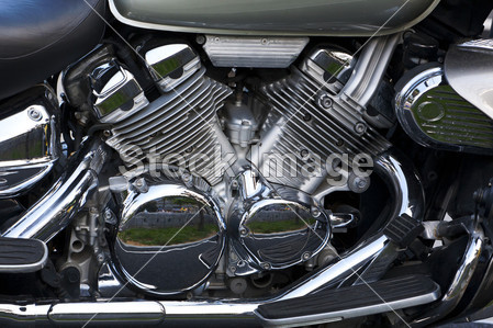 亮铬电镀的摩托车发动机图片素材(图片编号:5