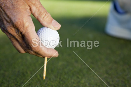 Senior Man Hand Golf Ball & Tee图片素材(图片