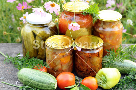 家里的罐头、 蔬菜罐头图片素材(图片编号:505