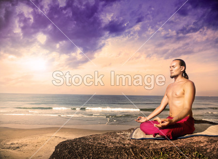 瑜伽冥想附近海洋图片素材(图片编号:5062334
