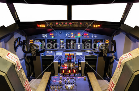 自制飞行模拟器的驾驶舱图片素材(图片编号:5