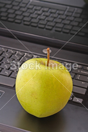 抽象与绿色苹果笔记本电脑图片素材(图片编号