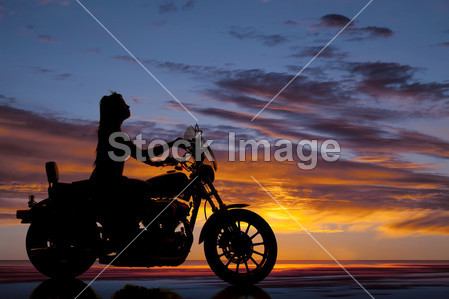 剪影摩托车女人侧骑图片素材(图片编号:50649