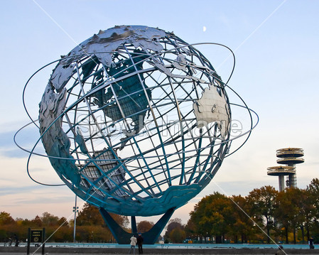 全球雕塑在纽约皇后区的科罗纳公园图片素材(