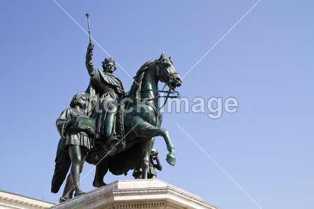 在慕尼黑,德国的巴伐利亚国王路德维希的雕像
