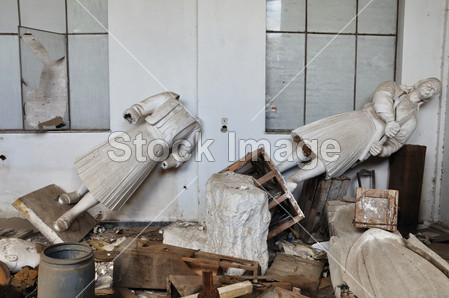 破碎的雕像英雄人物图片素材(图片编号:50673