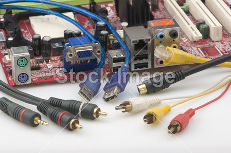 网络电缆连接到交换机图片素材(图片编号:506