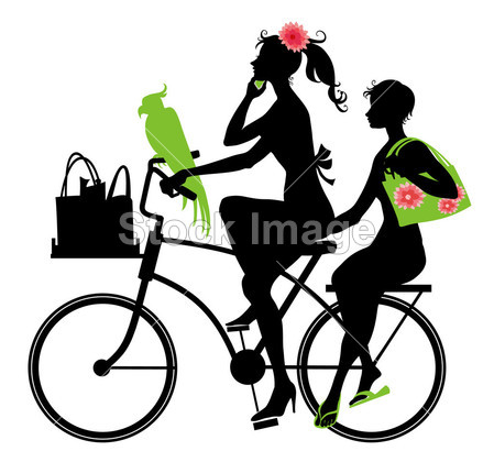 骑自行车的两个美丽女人图片素材(图片编号:5