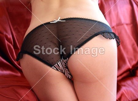 完美的<em>女性</em>屁股在性感时尚<em>内衣</em>上浪漫红回图片