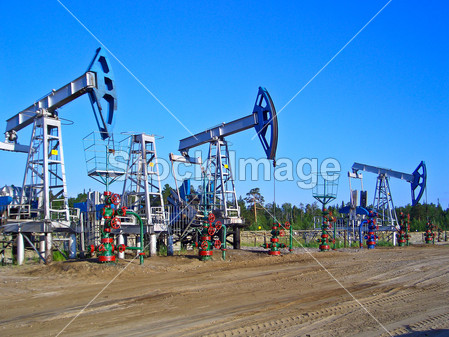 在苏尔古特、 俄罗斯的石油泵。石油工业设备