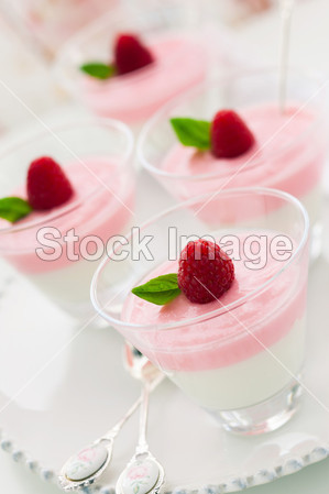 覆盆子酸奶甜点图片素材(图片编号:50792068