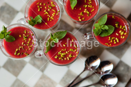 新鲜草莓酸奶自制的甜点图片素材(图片编号:5