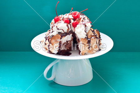 ough Alaska dessert with chocolate icecream, 