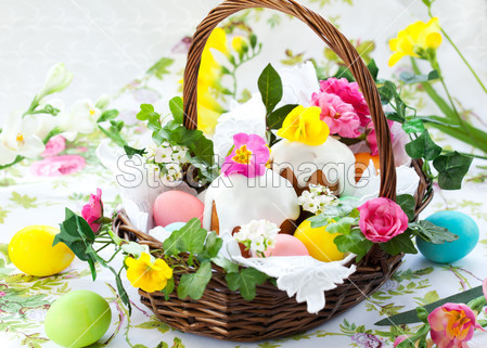 复活节彩蛋和蛋糕与购物篮图片素材(图片编号