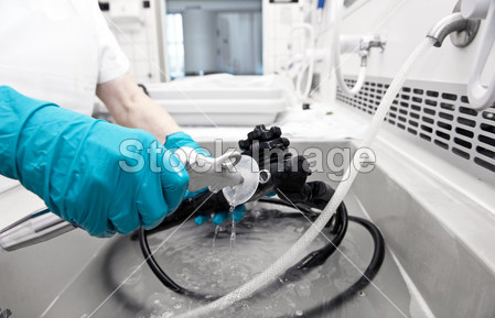 手套的手清洗医院设备图片素材(图片编号:508