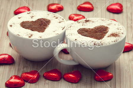 两杯咖啡,心符号和糖果图片素材(图片编号:508