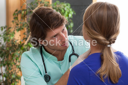 医生检查一个女人图片素材(图片编号:5084699
