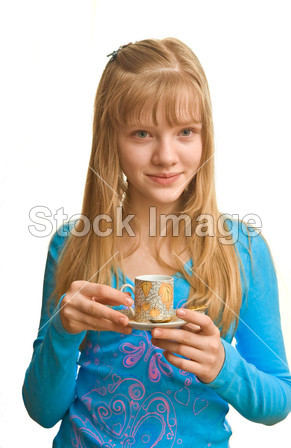金发女郎和一杯茶图片素材(图片编号:5087009