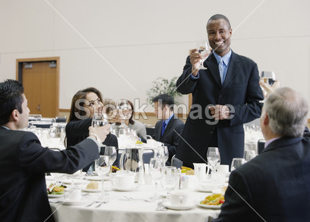 商人在午饭时致祝酒词图片素材(图片编号:509