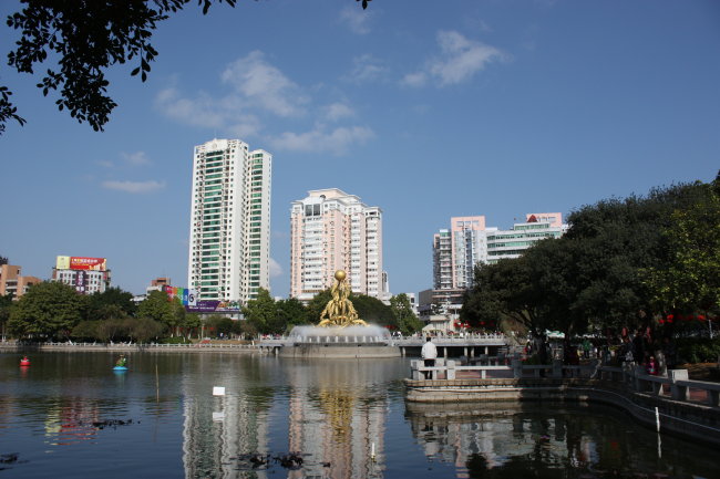 漳州九龍公園 高樓大廈 九龍戲珠