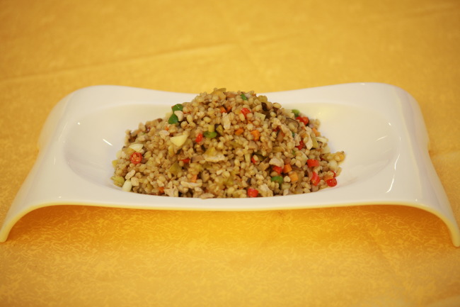 中国菜什锦炒麦仁